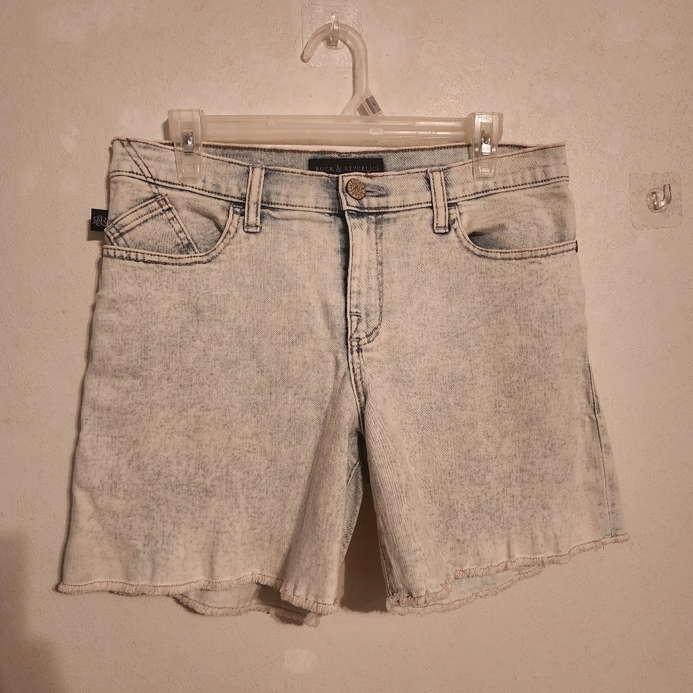Rock & Republic Bumpershoot Acid Wash Denim Raw Hem Shorts Womens Size 12